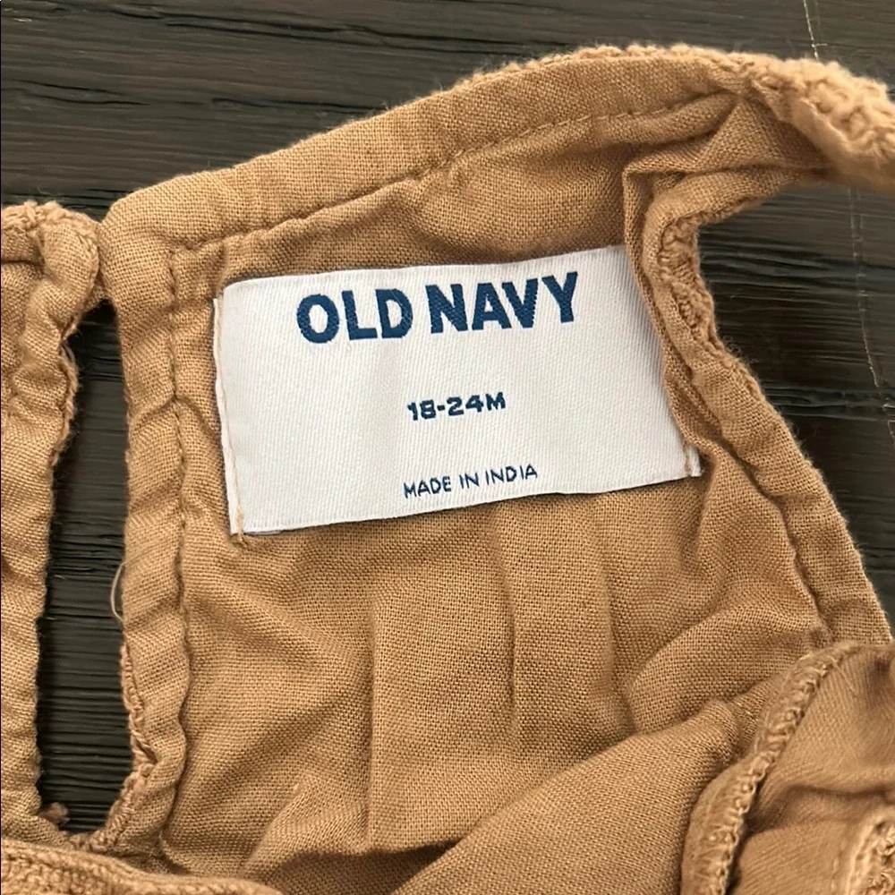 Old Navy Tan Casual crop top and Bottoms with Elastic Waistband